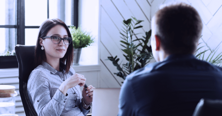 Como se apresentar em uma entrevista de emprego?
